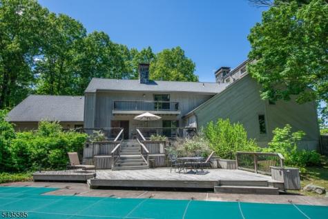 15 Wilshire Drive Sparta NJ 07871