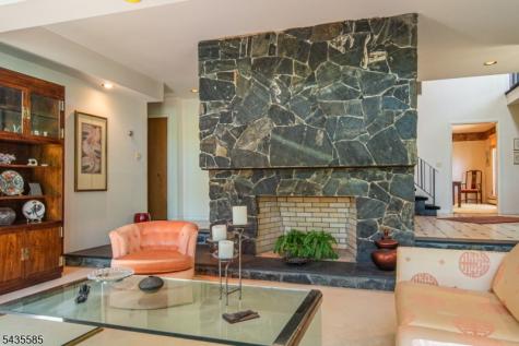 15 Wilshire Drive Sparta NJ 07871
