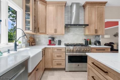 15 Austin Hill Road Clinton NJ 08809
