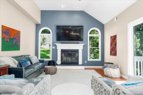 15 Austin Hill Road Clinton NJ 08809