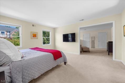 15 Austin Hill Road Clinton NJ 08809