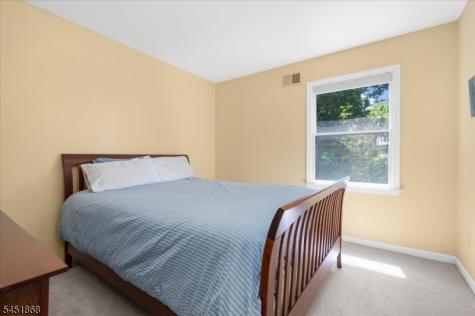15 Austin Hill Road Clinton NJ 08809