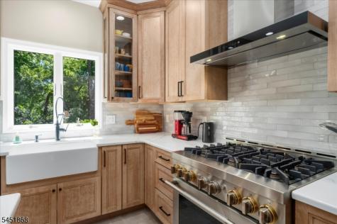 15 Austin Hill Road Clinton NJ 08809