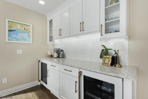 31 Warren Cutting Chester NJ 07930