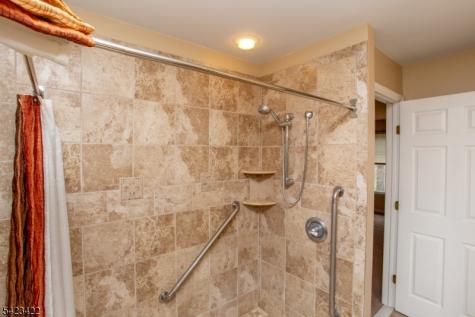 4 Melita Road Alexandria NJ 08848
