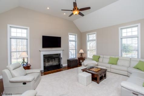 4 Ashton Court Raritan NJ 08822