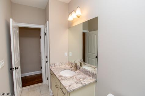 4 Ashton Court Raritan NJ 08822
