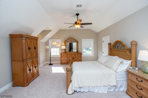 4 Ashton Court Raritan NJ 08822