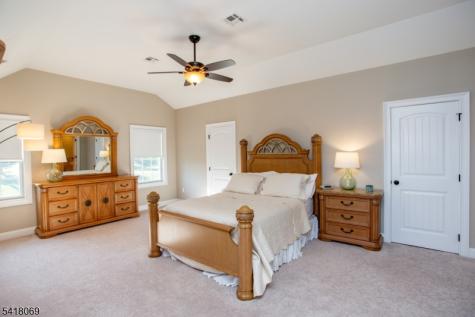 4 Ashton Court Raritan NJ 08822