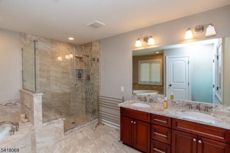 4 Ashton Court Raritan NJ 08822