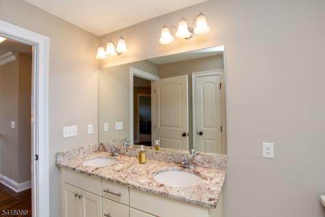4 Ashton Court Raritan NJ 08822
