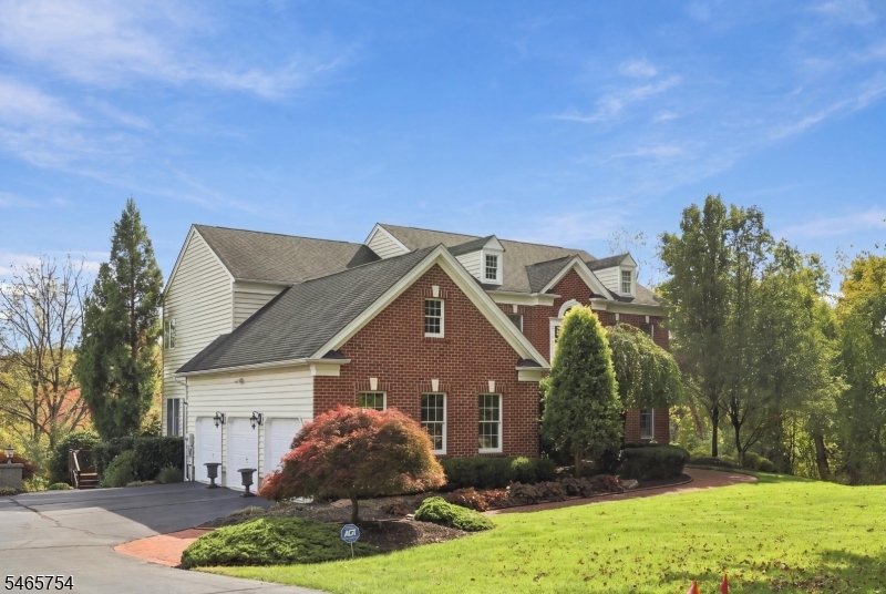 16 Ridgeline Drive Washington NJ 07853