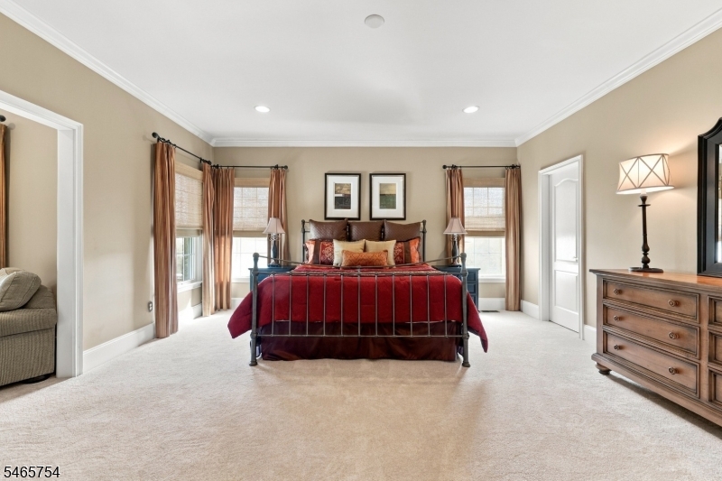 16 Ridgeline Drive Washington NJ 07853
