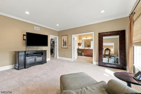 16 Ridgeline Drive Washington NJ 07853