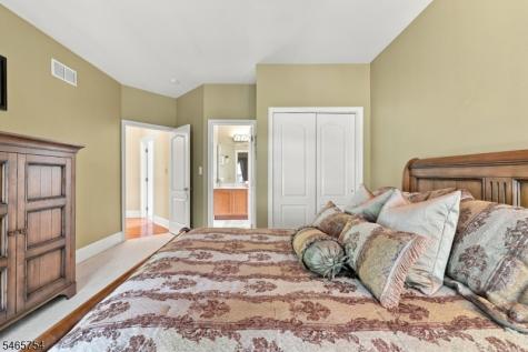 16 Ridgeline Drive Washington NJ 07853