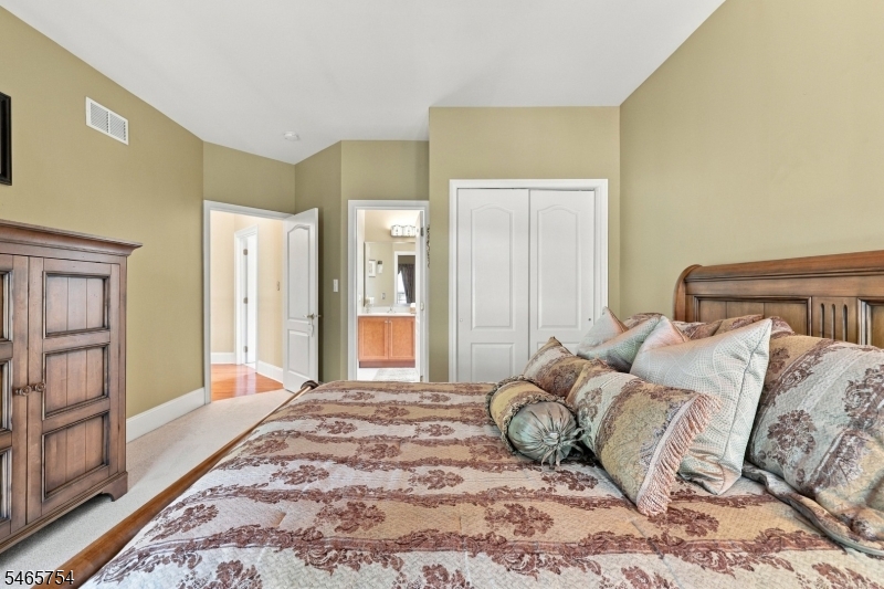 16 Ridgeline Drive Washington NJ 07853