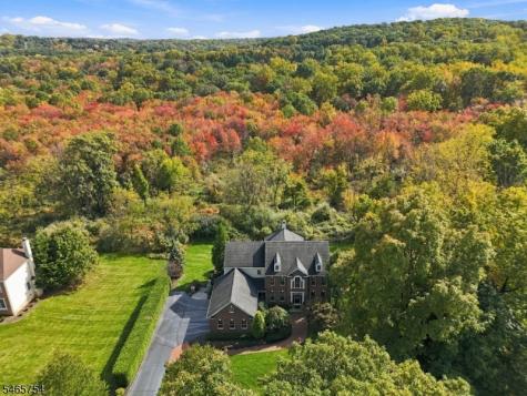 16 Ridgeline Drive Washington NJ 07853