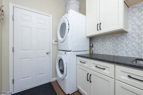 208 Yvonne Way Greenwich NJ 08886