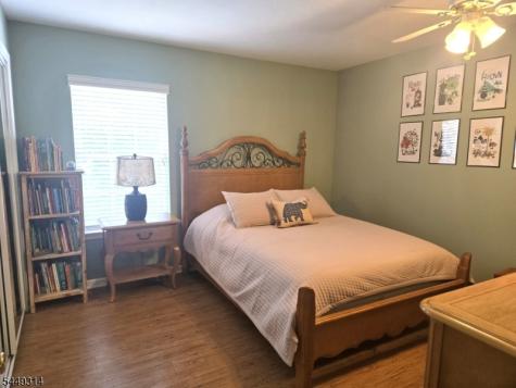 208 Yvonne Way Greenwich NJ 08886