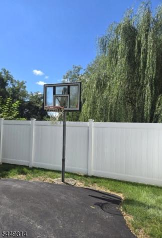 208 Yvonne Way Greenwich NJ 08886