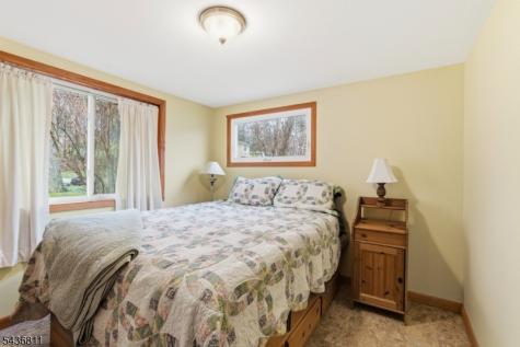 40 E Shore Drive Hampton NJ 07860