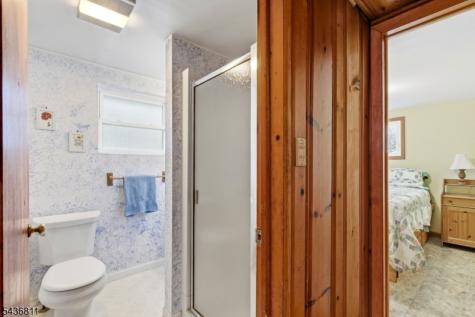 40 E Shore Drive Hampton NJ 07860