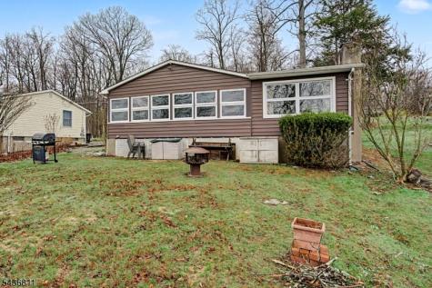 40 E Shore Drive Hampton NJ 07860