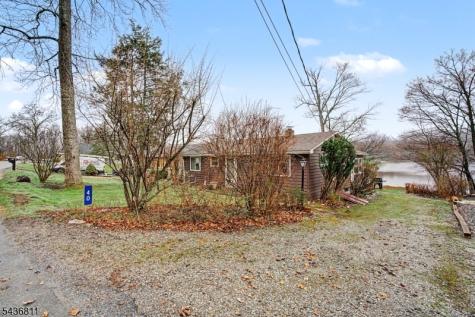 40 E Shore Drive Hampton NJ 07860