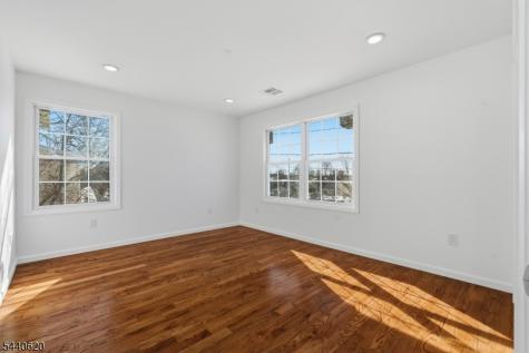 31 Davis Avenue Franklin NJ 08873