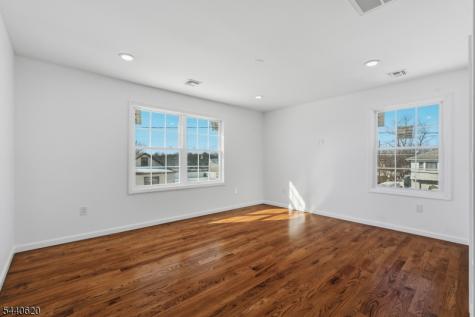 31 Davis Avenue Franklin NJ 08873