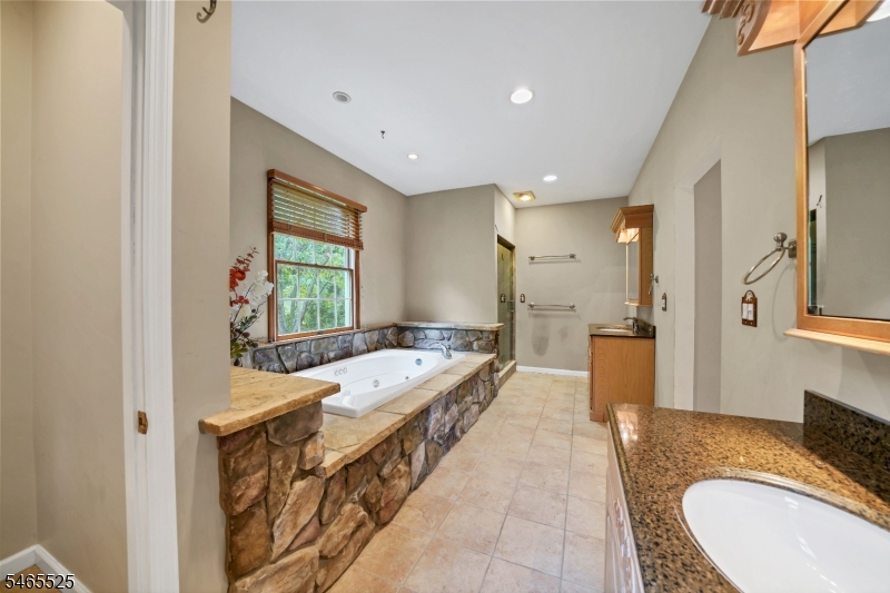 3 Shenandoah Court Washington NJ 07853