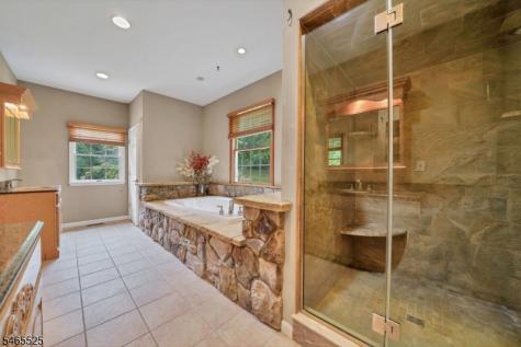 3 Shenandoah Court Washington NJ 07853