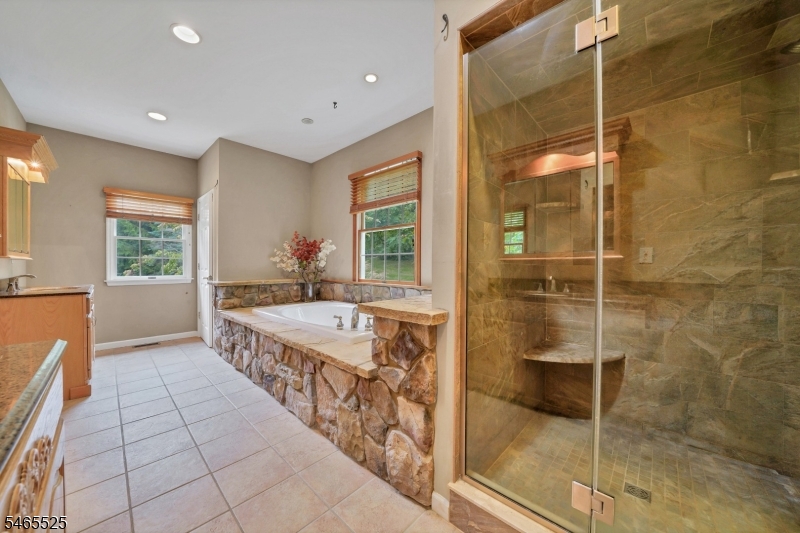 3 Shenandoah Court Washington NJ 07853