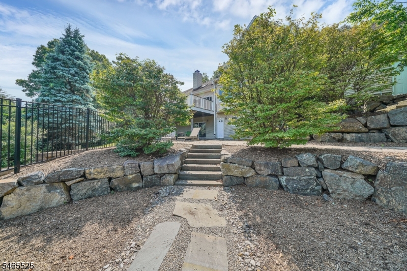 3 Shenandoah Court Washington NJ 07853