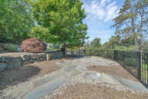 3 Shenandoah Court Washington NJ 07853