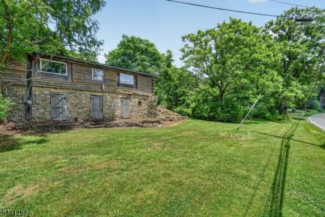 2 Pine Court Bethlehem NJ 08804