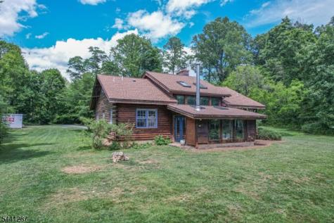 2 Pine Court Bethlehem NJ 08804