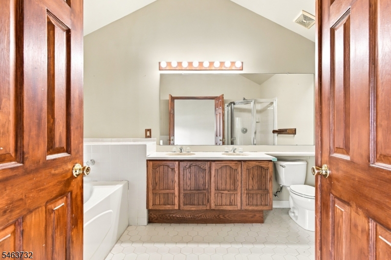 15 Champlain Way Franklin NJ 08823