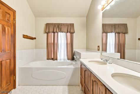 15 Champlain Way Franklin NJ 08823