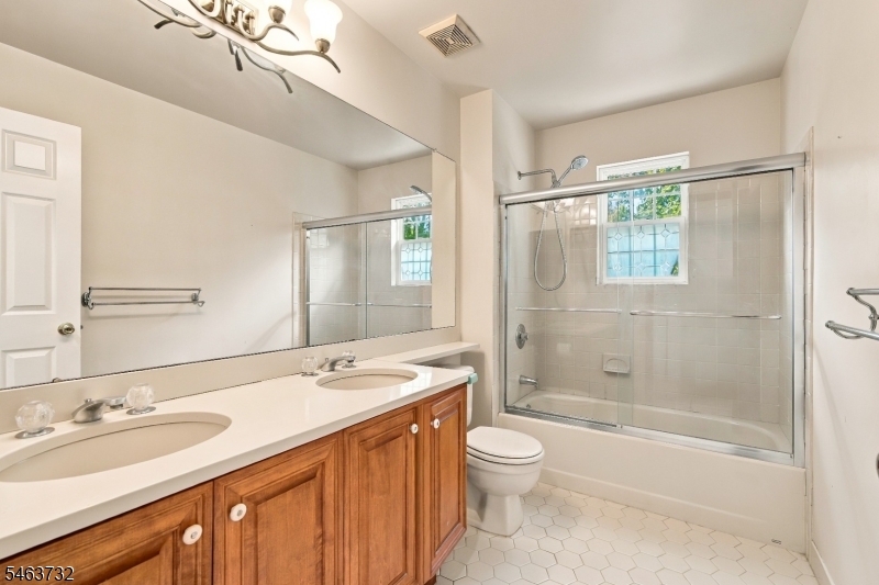 15 Champlain Way Franklin NJ 08823