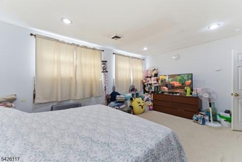 270 Westervelt Place Lodi NJ 07644