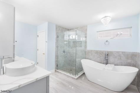 25 Rolling Rapids Court Hackettstown NJ 07840