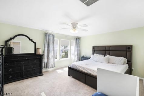 25 Rolling Rapids Court Hackettstown NJ 07840