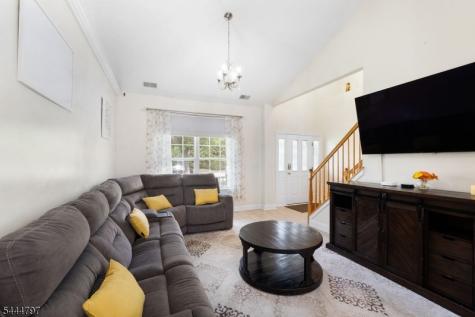 25 Rolling Rapids Court Hackettstown NJ 07840