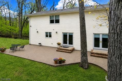 17 Drift Road Watchung NJ 07069