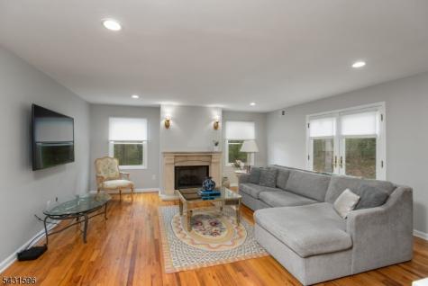 17 Drift Road Watchung NJ 07069