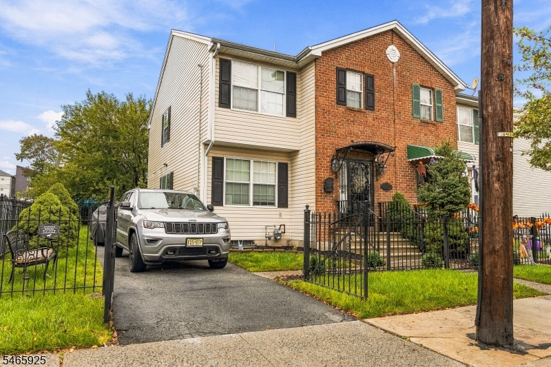 487 S 13th Street Newark NJ 07103