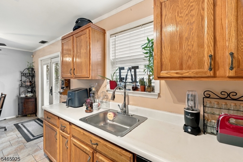 487 S 13th Street Newark NJ 07103