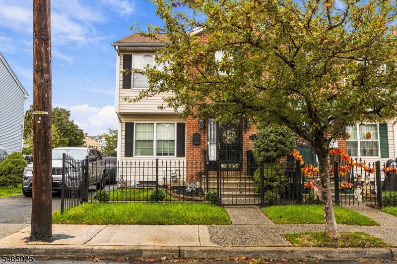 487 S 13th Street Newark NJ 07103
