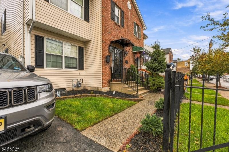 487 S 13th Street Newark NJ 07103